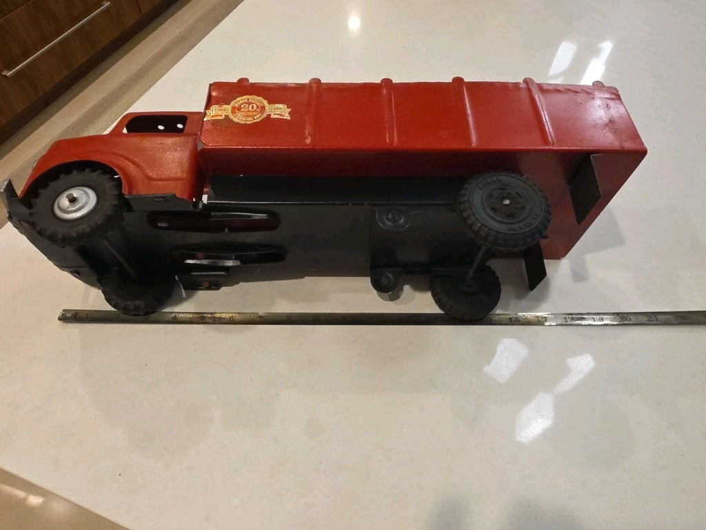 Vintage Marx Lazy Day Farms Pressed Steel Truck 18.5"