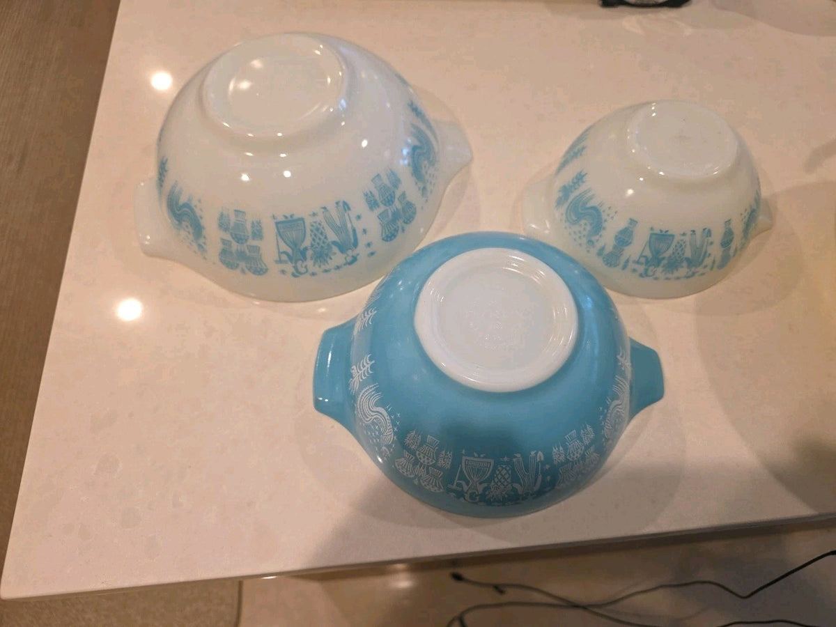 Pyrex Amish Butterprint Blue & White Cinderella Nesting Mixing Bowls Set Of 3