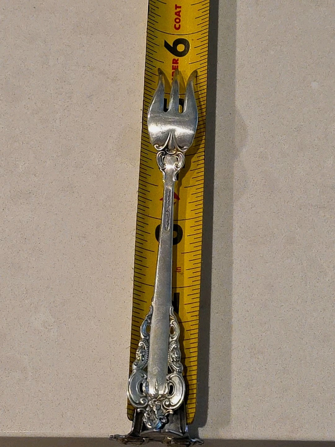 WALLACE GRAND BAROQUE STERLING SILVER COCKTAIL SEAFOOD FORK 5 1/2'' NO MONOGRAM