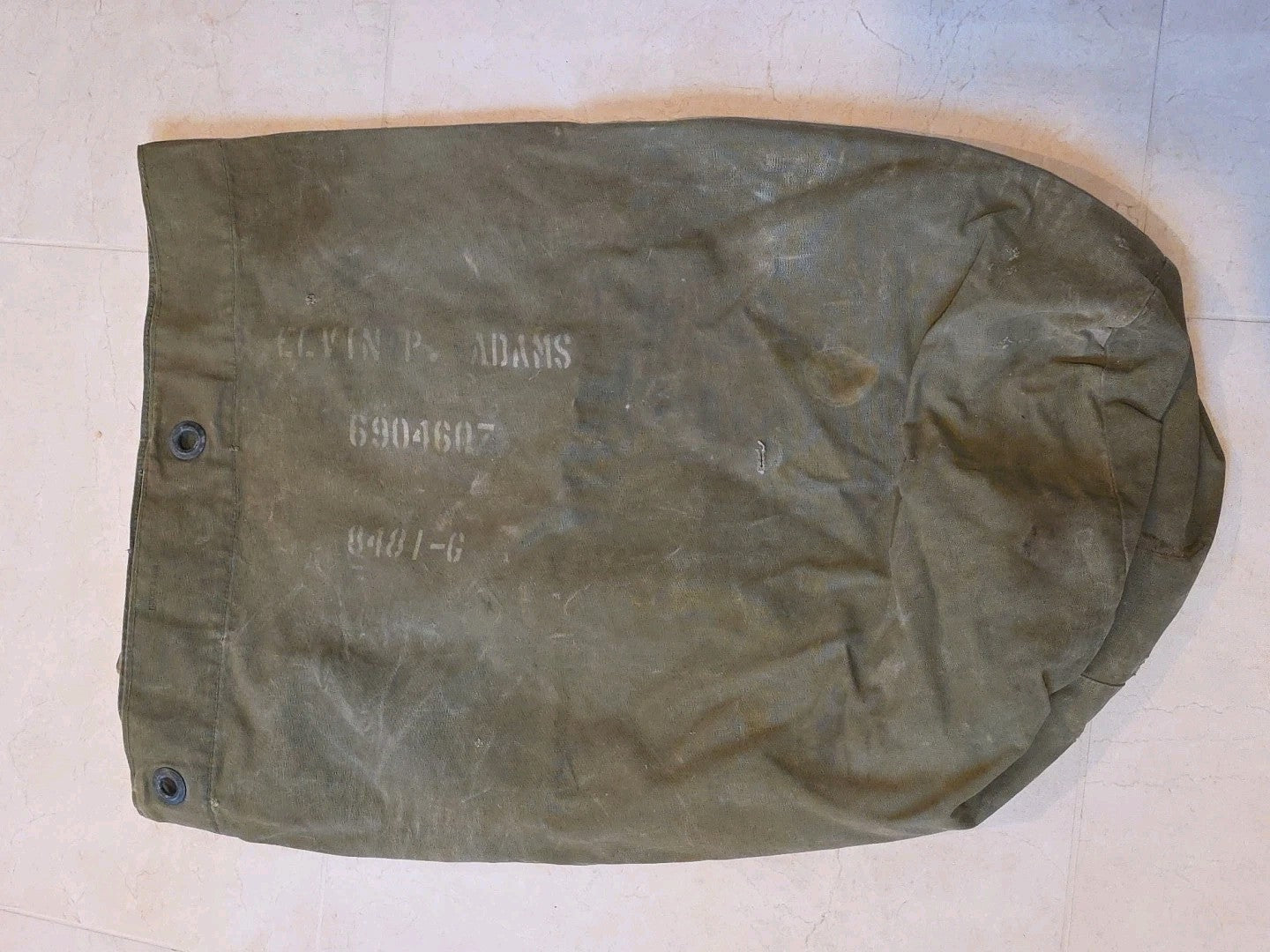 Vintage Duffel Bag Vietnam Era 60s/70s Olive Green US Military Army Canvas Strap