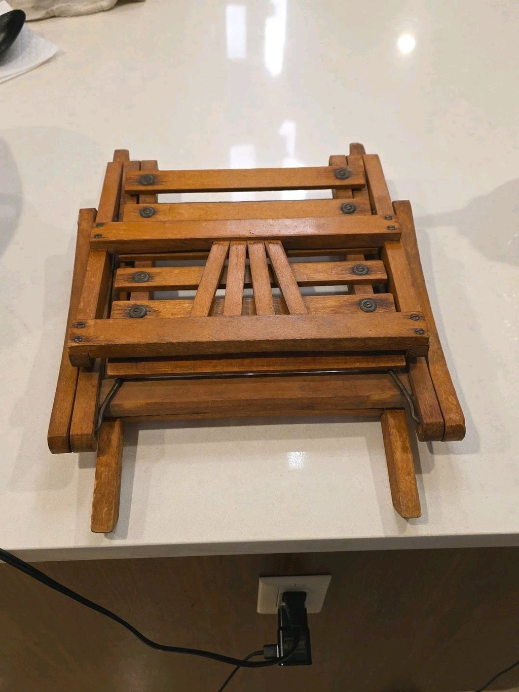VINTAGE SLOTTED WOODEN CHILD Or DOLL FOLDING CHAIR  22”Tx13”W