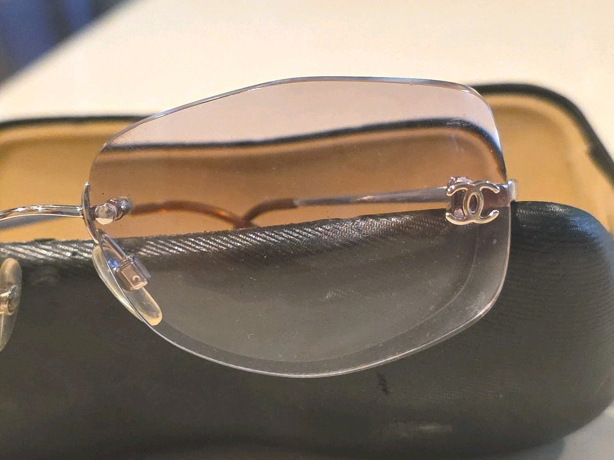 CHANEL Chanel Rimless Coco Mark Rhinestone Sunglasses 4017-D Pink gradient USED