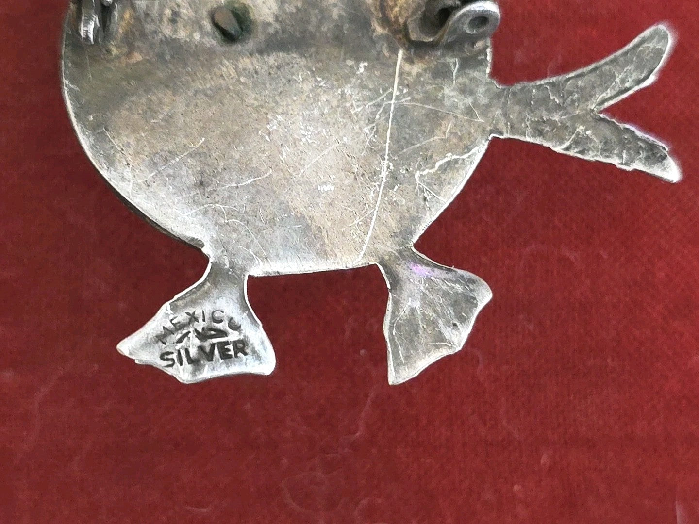 Vintage Mexican Handmade TUCAN Bird Jade Etched 925 Sterling Silver Brooch