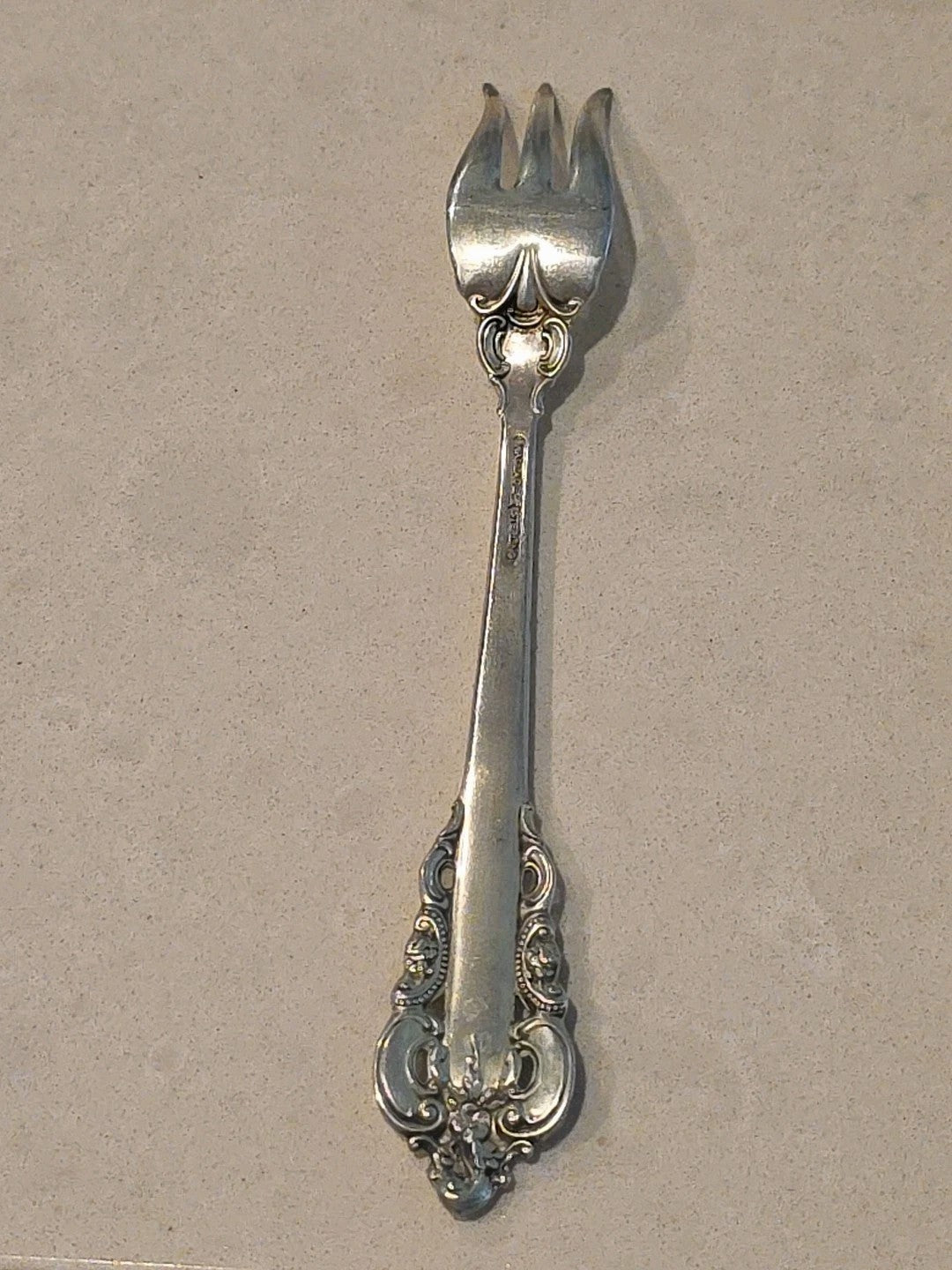 WALLACE GRAND BAROQUE STERLING SILVER COCKTAIL SEAFOOD FORK 5 1/2'' NO MONOGRAM