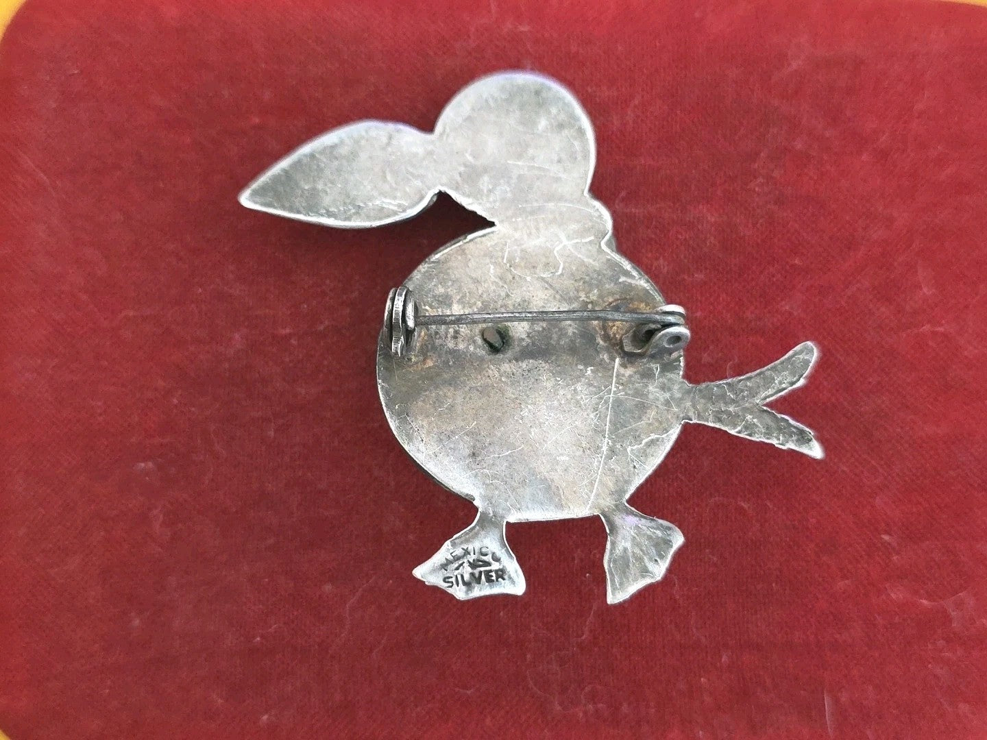 Vintage Mexican Handmade TUCAN Bird Jade Etched 925 Sterling Silver Brooch