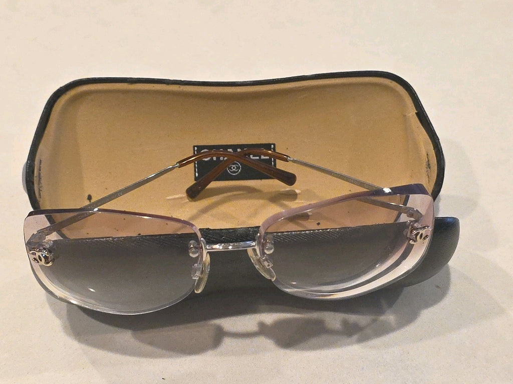 CHANEL Chanel Rimless Coco Mark Rhinestone Sunglasses 4017-D Pink gradient USED