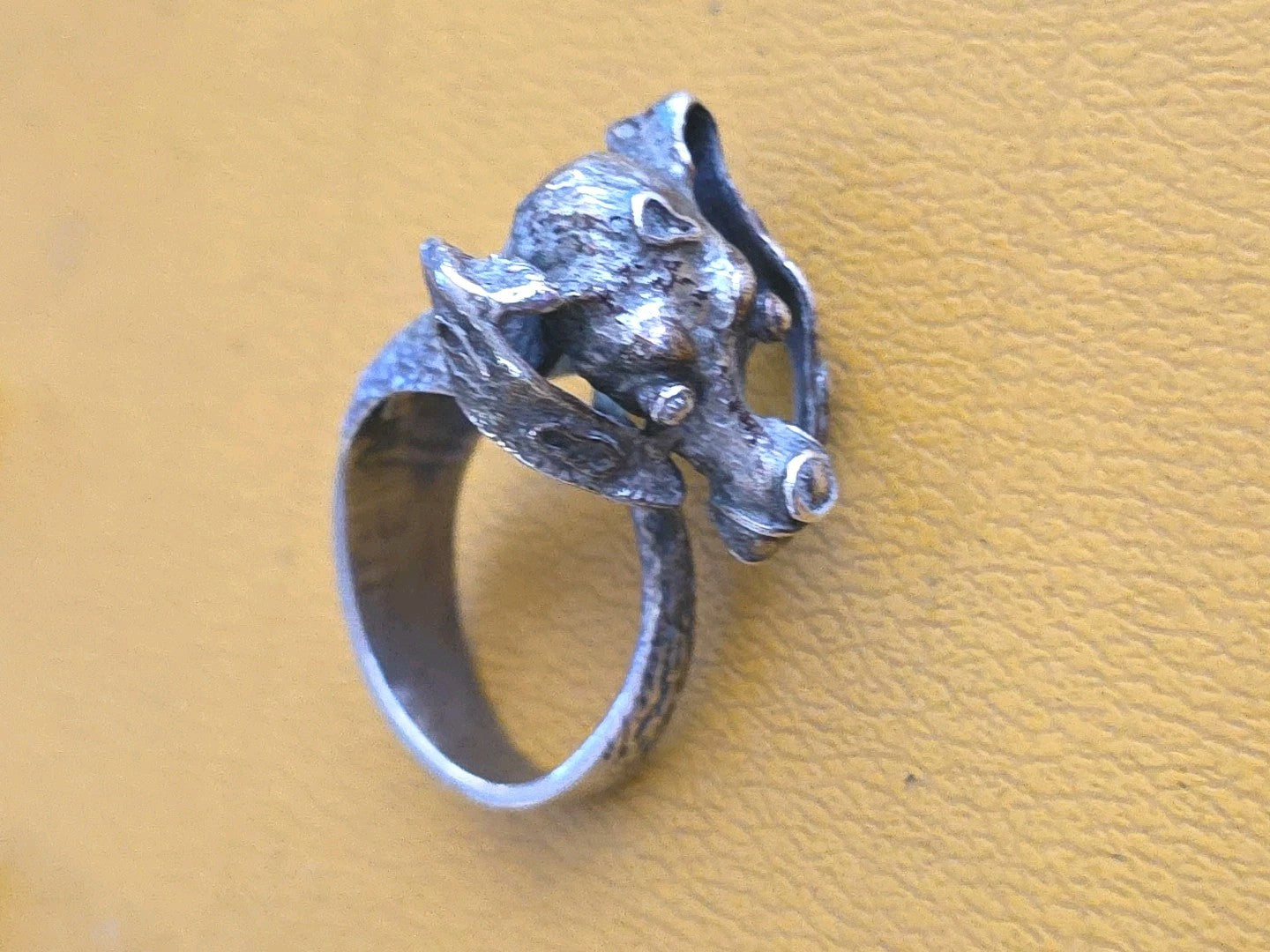 Vintage Italian Sterling  Silver Ring UNO A ERRE Dog Ring size 8.5