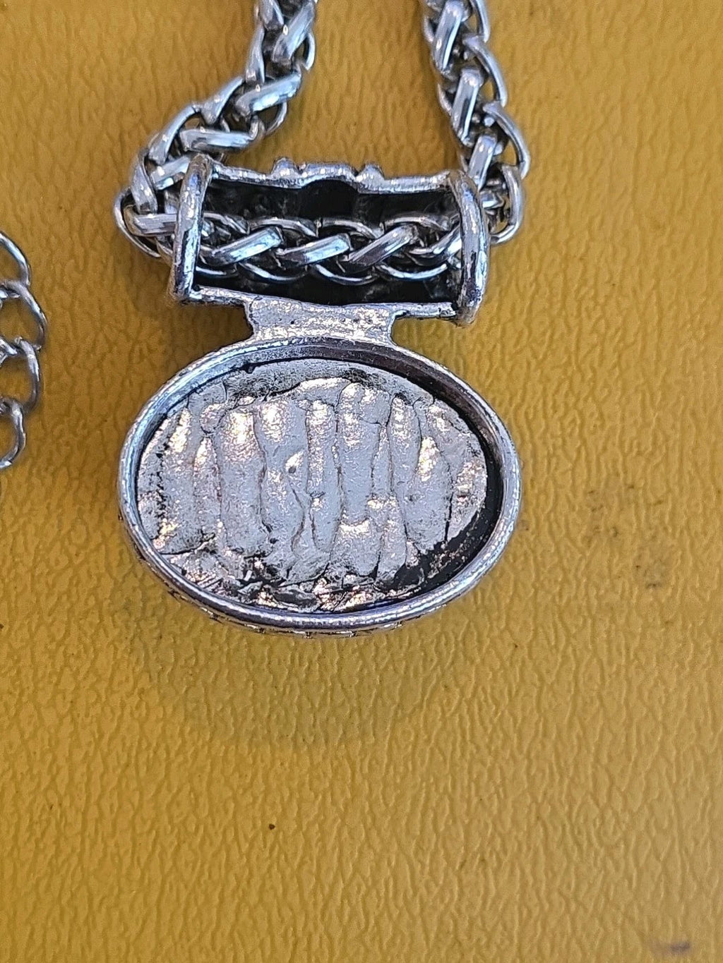 Lovely Silver Tone Faux Pearl Necklace. Measures 16"