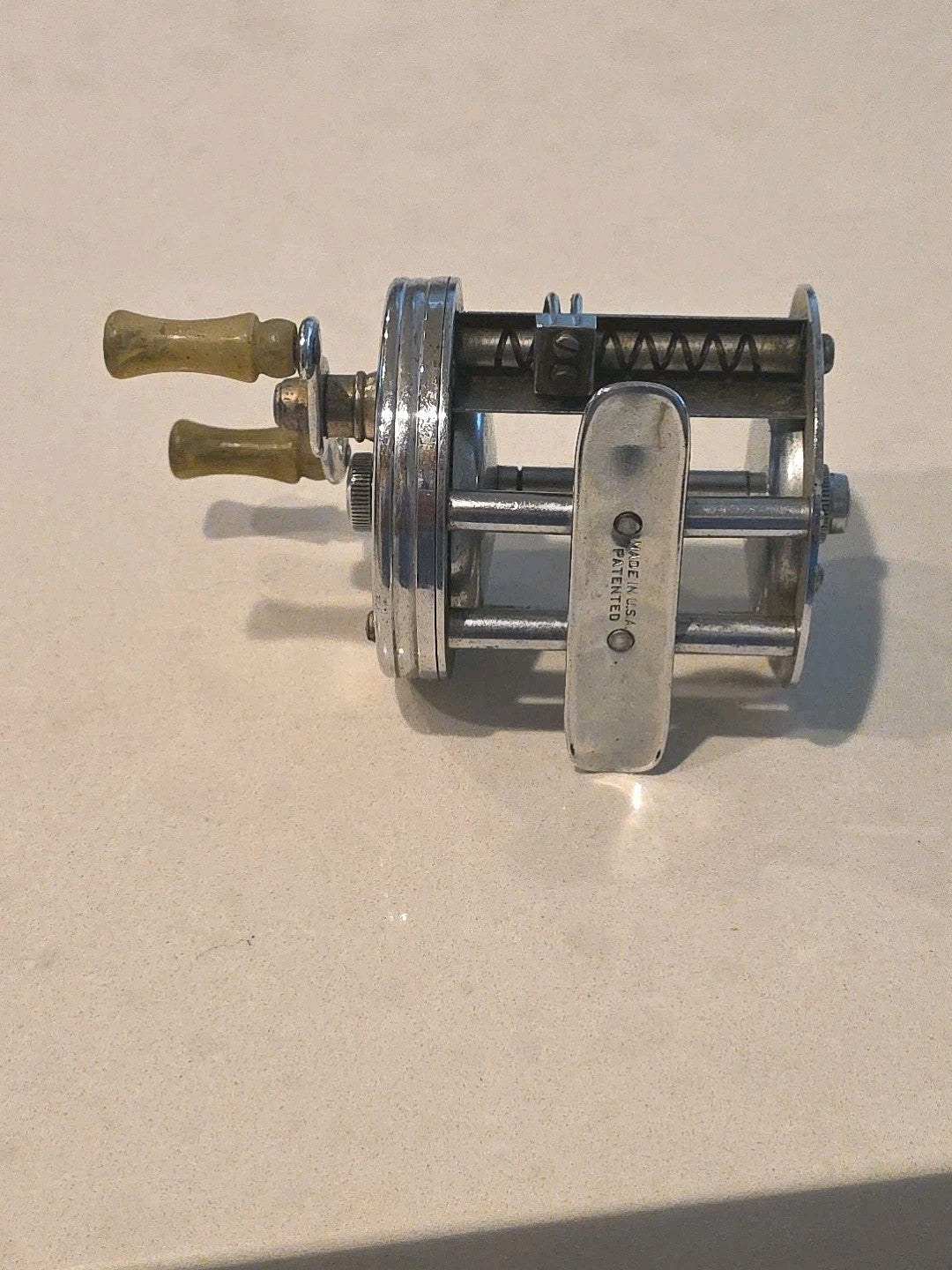 F13- Vintage SHAKESPEARE True Blue 1956 Model FE Bait Cast Reel, USA, Works, VG+