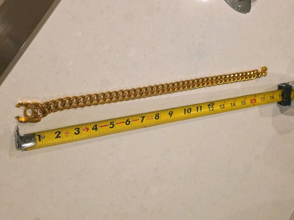 CHANEL 95A Iconic Gold Plated Logo CC Turnlock Thick Curb Chain Choker