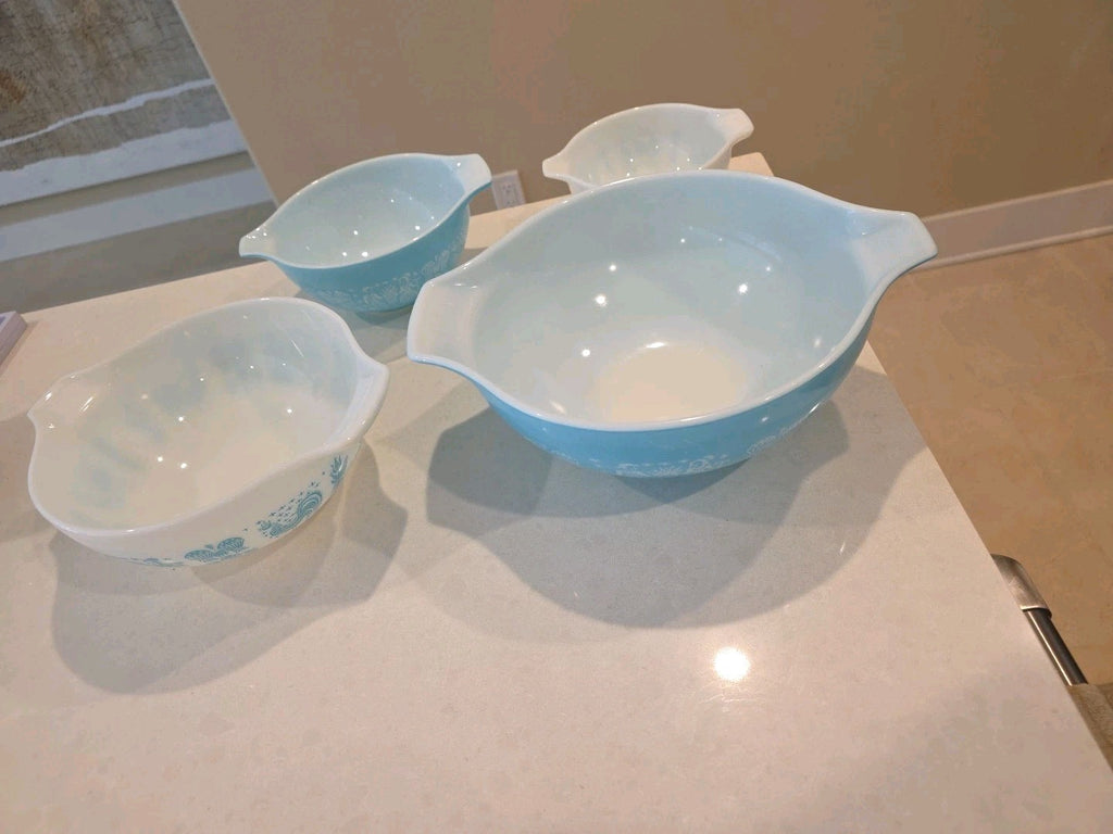 1959 Pyrex Tourquoise Amish Butterprint Set of 4 Cinderella Mixing Bowls Vintage