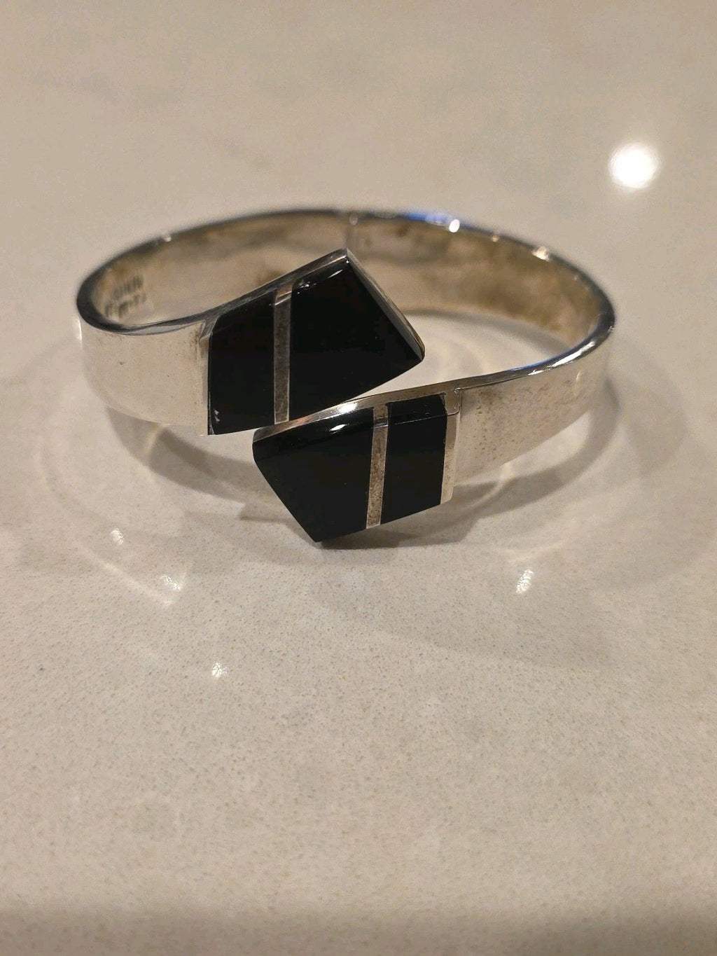 TAXCO MEXICO Sterling Silver Hinged Cuff Bracelet Onyx Inlay Vintage