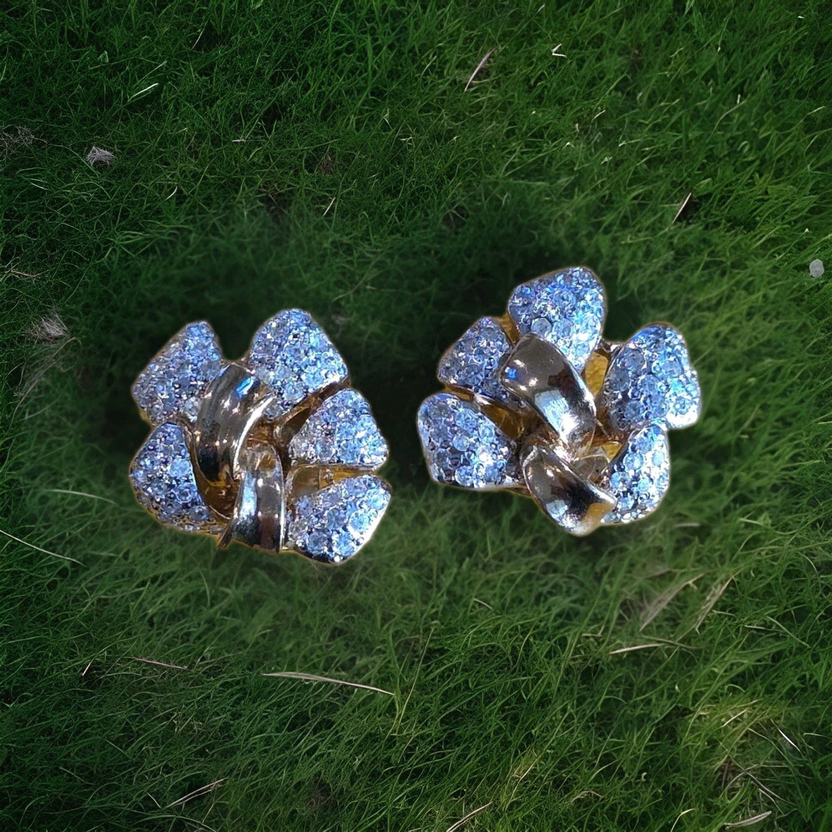 Vintage Vogue Bijoux Crystal Floral Earrings
