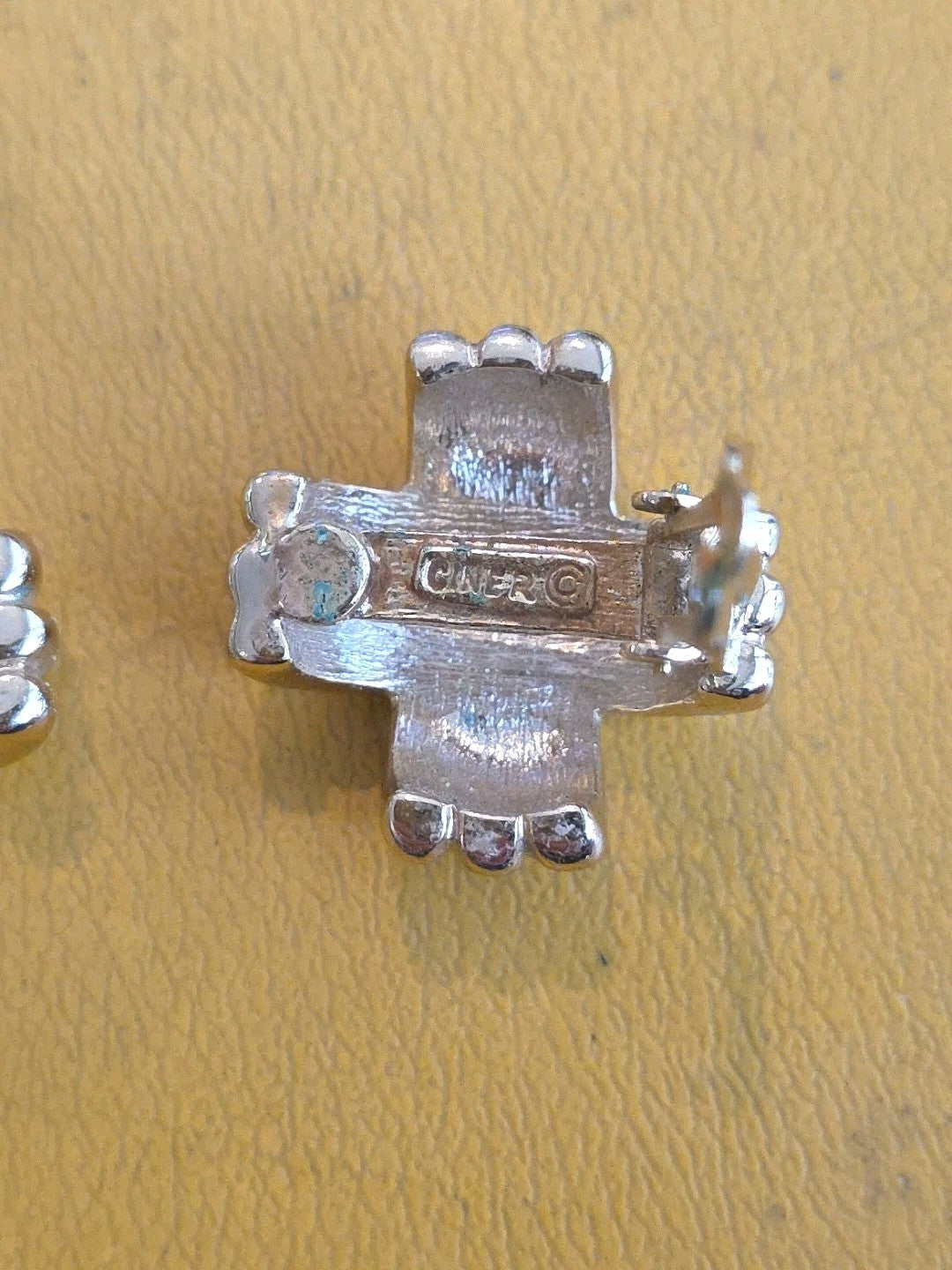 Vintage Ciner Clip On Ribbed Cross Over Silvertone Earrings Signed Heavy WoW