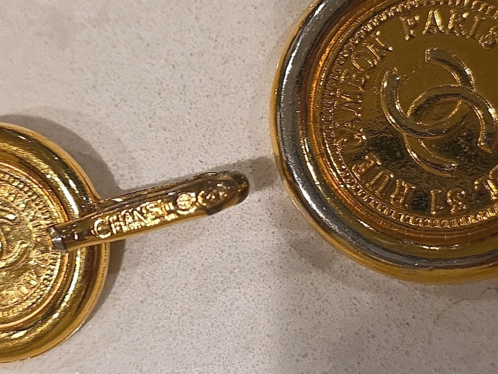 CHANEL Gold Plated CC Logos Medal Charm Vintage Chain Belt