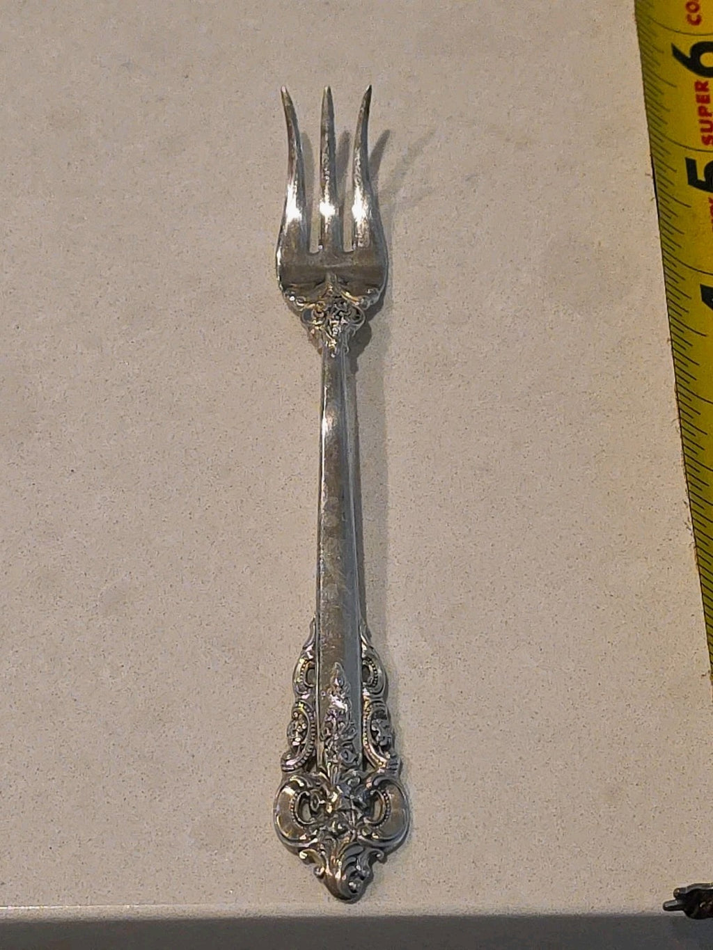 WALLACE GRAND BAROQUE STERLING SILVER COCKTAIL SEAFOOD FORK 5 1/2'' NO MONOGRAM