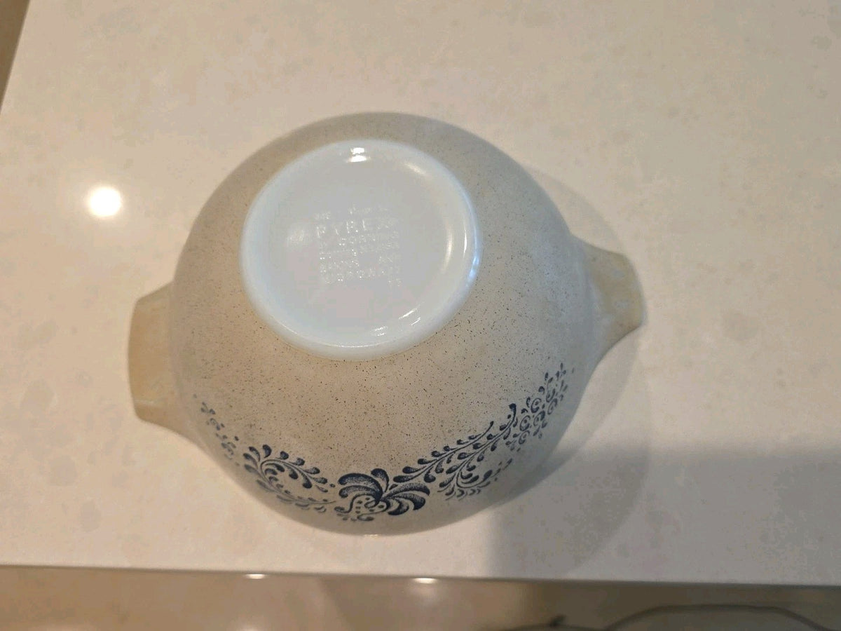 Vintage Pyrex Homestead Cinderella Mixing Bowl  442 Tan & Blue