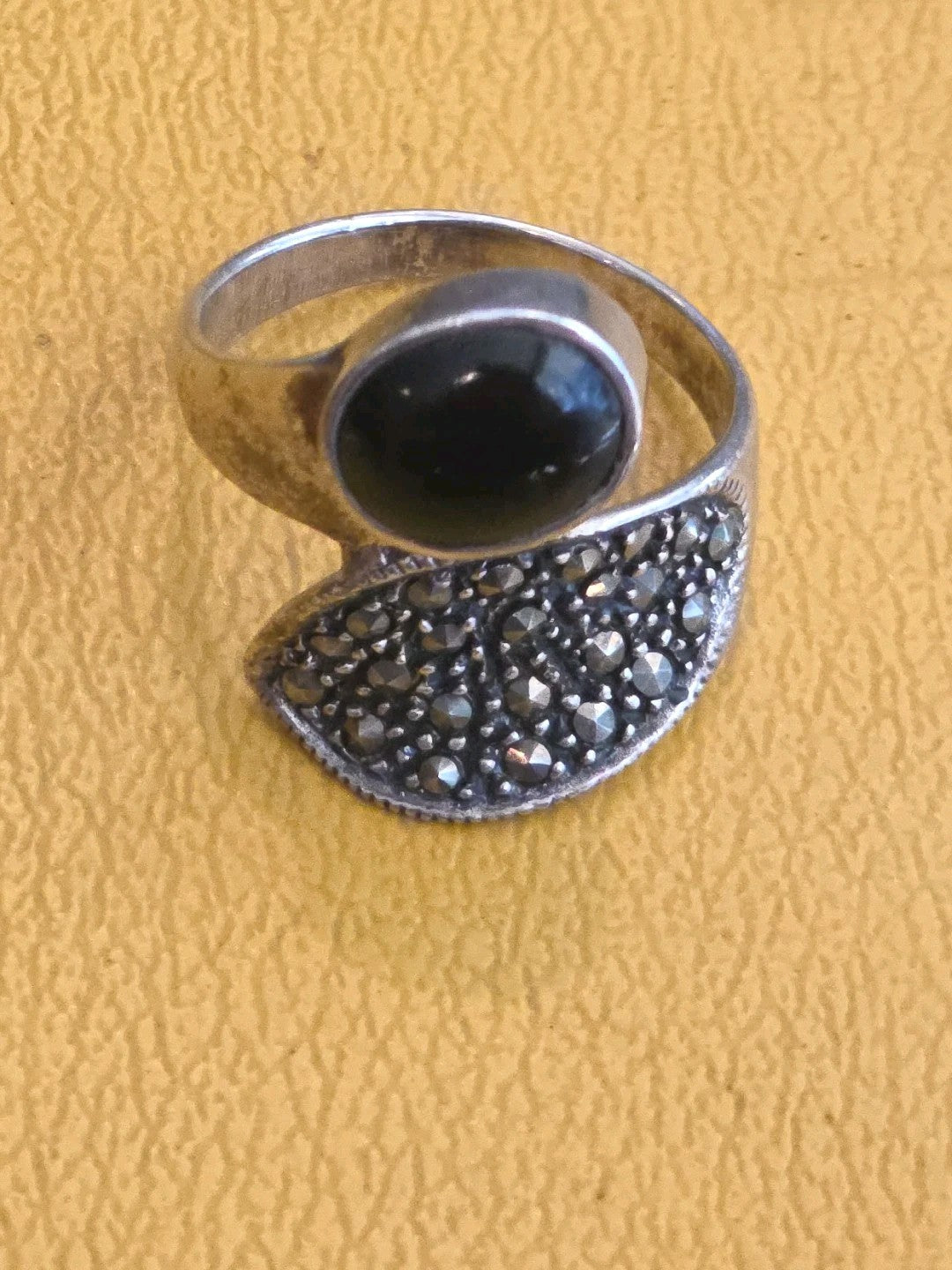 Vintage Sterling Silver  Marcasite Snake Style Wrap Ring with Onyx Size 9