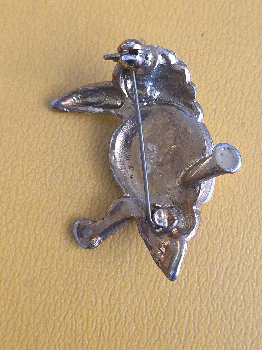 VINTAGE MULTI COLOR ENAMEL FAUX PEARL JELLY BELLY BIRD PIN BROOCH ESTATE