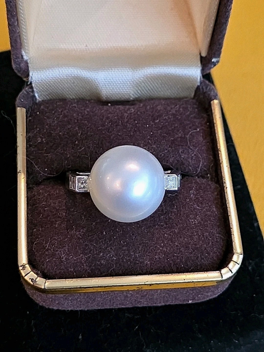 750 White 18k Gold Huge South Sea Pearl With Diamonds