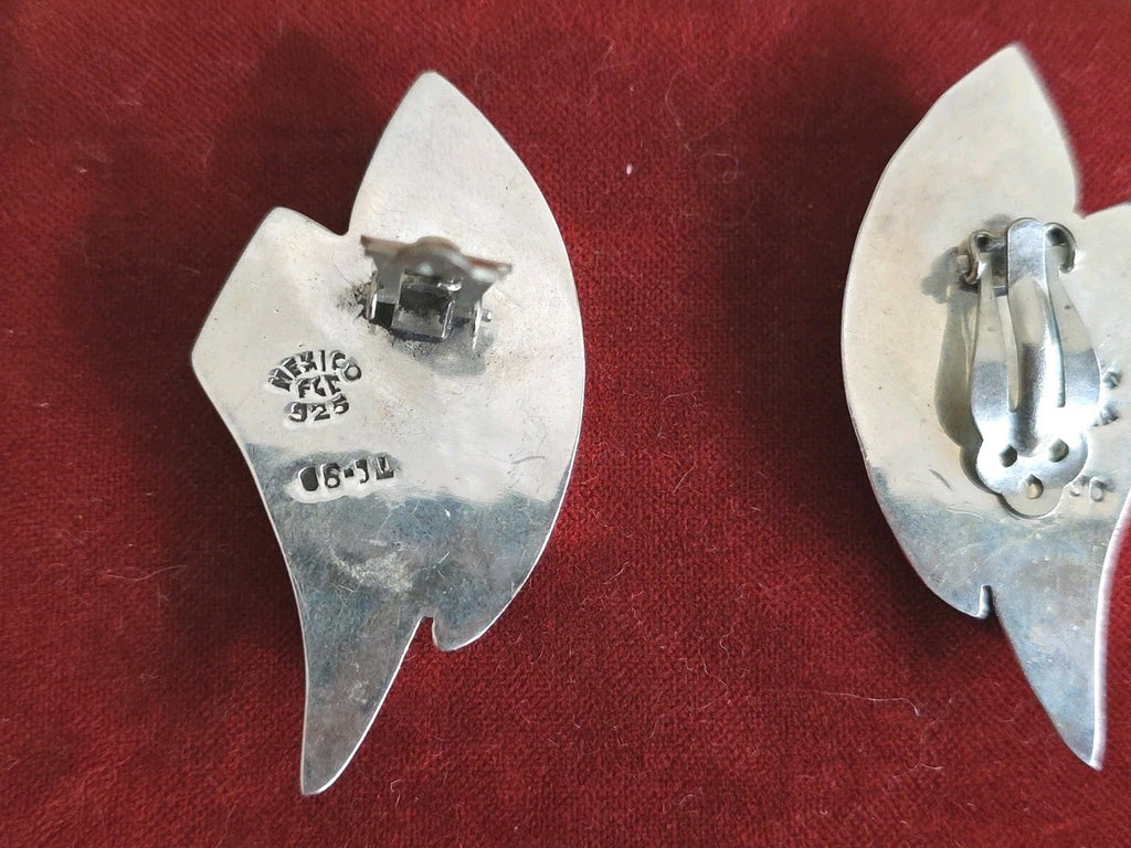 Vintage MEXICO TC-90  925 Sterling SIlver & Black Onyx   Clip-on  Earrings