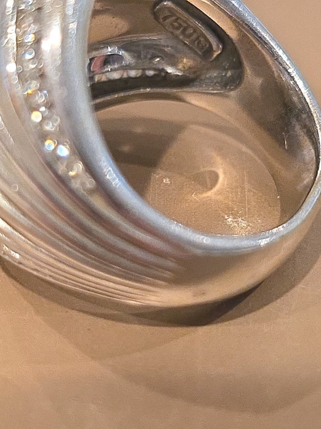 18k White Gold Sculpted Dome Ribbed Ring With Graduating Diamonds