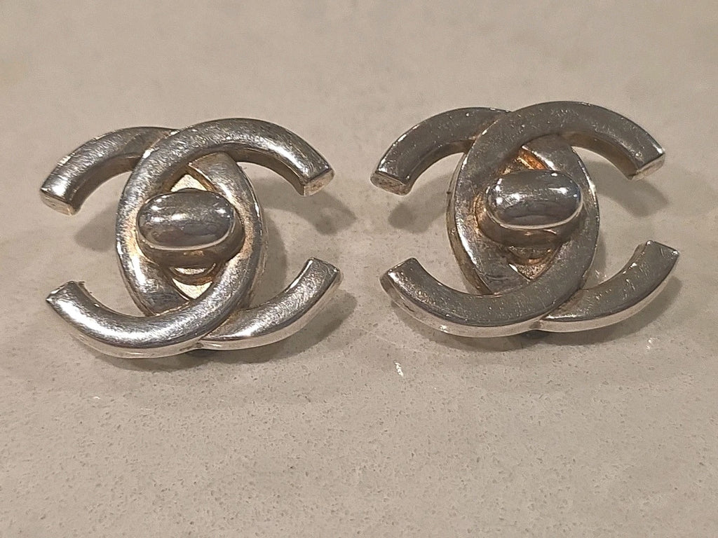 CHANEL Used CC Logos Turn Lock Earrings Silver Clip-On 96P  Vintage