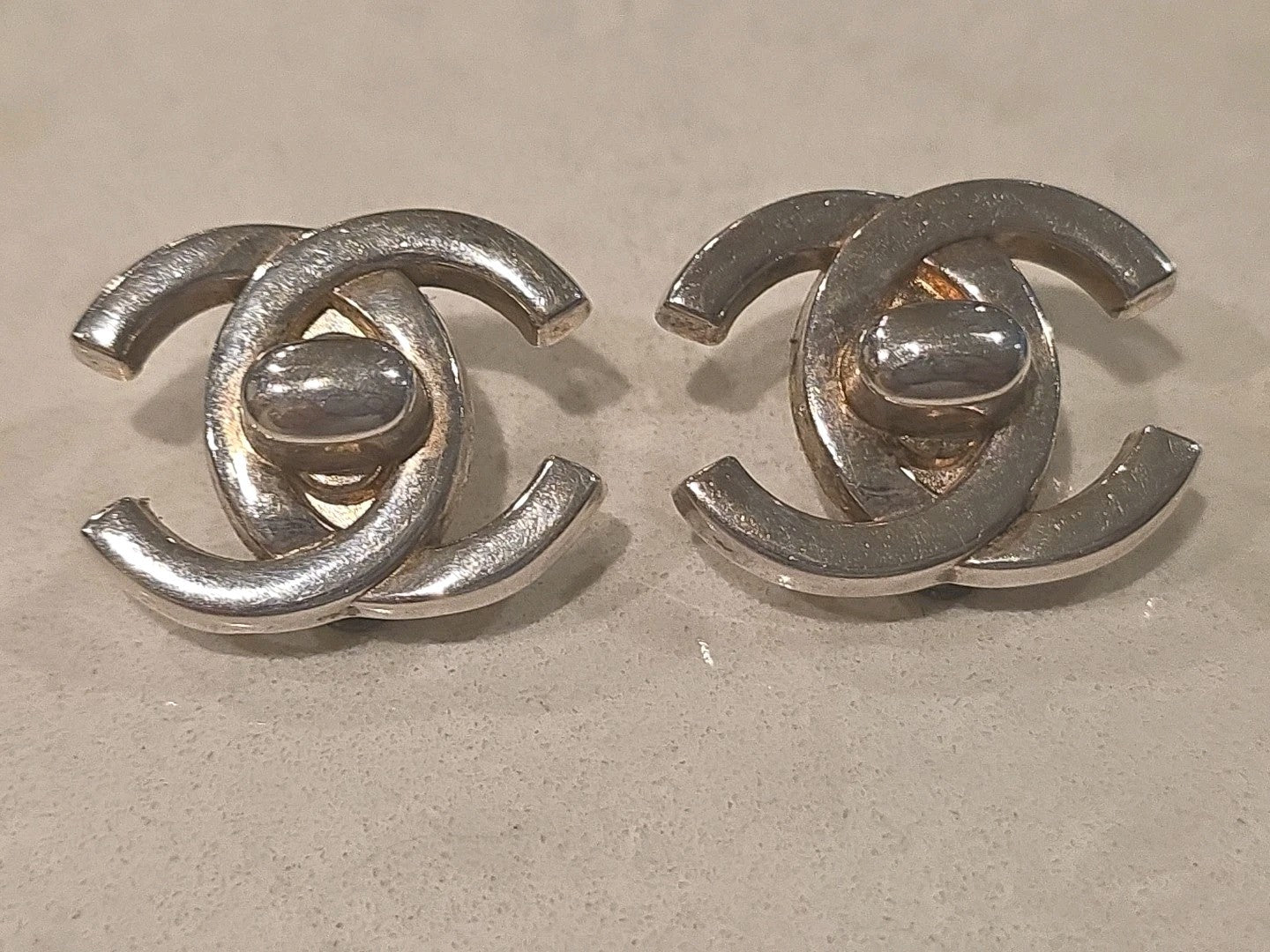CHANEL Used CC Logos Turn Lock Earrings Silver Clip-On 96P  Vintage