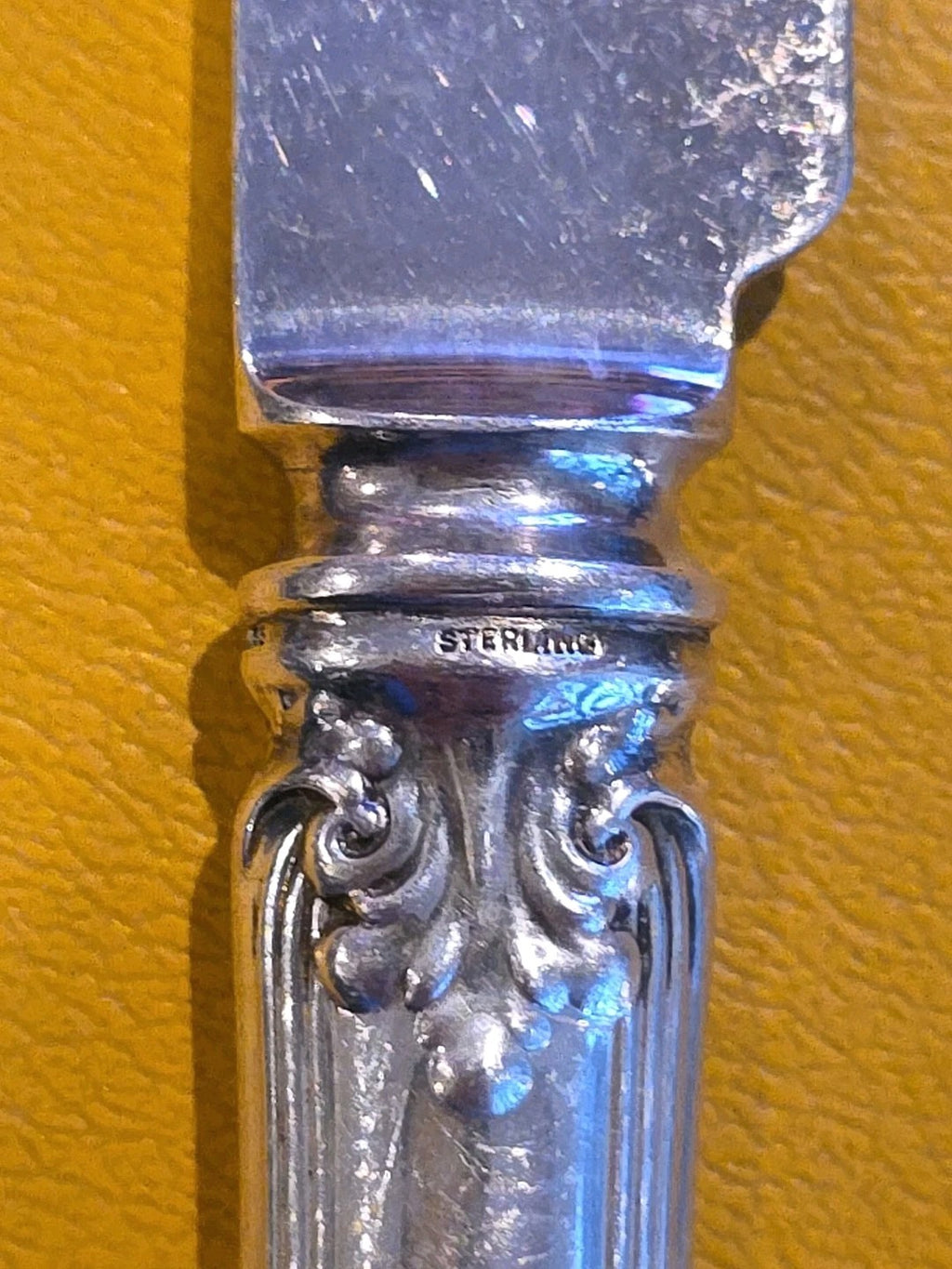 Tiffany & Co. Colonial Sterling Dinner Knife 9 1/4" BLUNT BLADE Mono