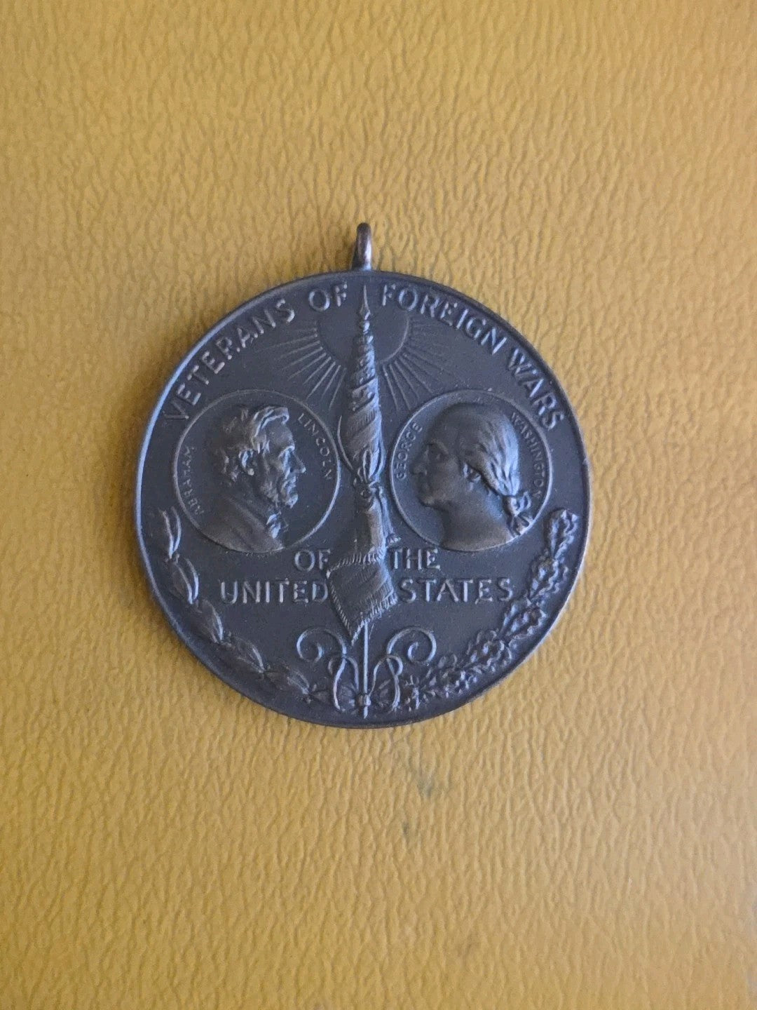 Vintage VETERANS OF FOREIGN WARS of the United States MEDAL US Uniform Badge