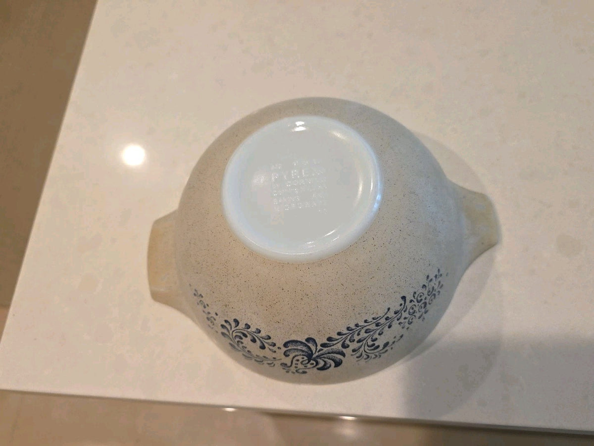Vintage Pyrex Homestead Cinderella Mixing Bowl  442 Tan & Blue