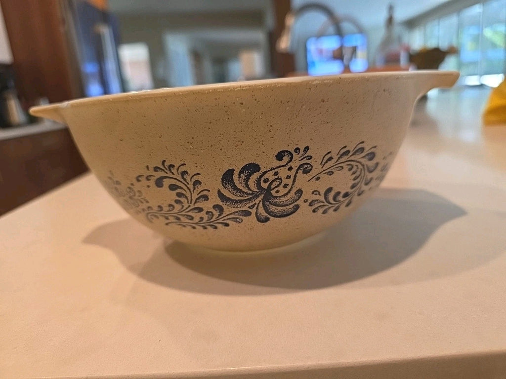 Vintage Pyrex Homestead Cinderella Mixing Bowl  442 Tan & Blue
