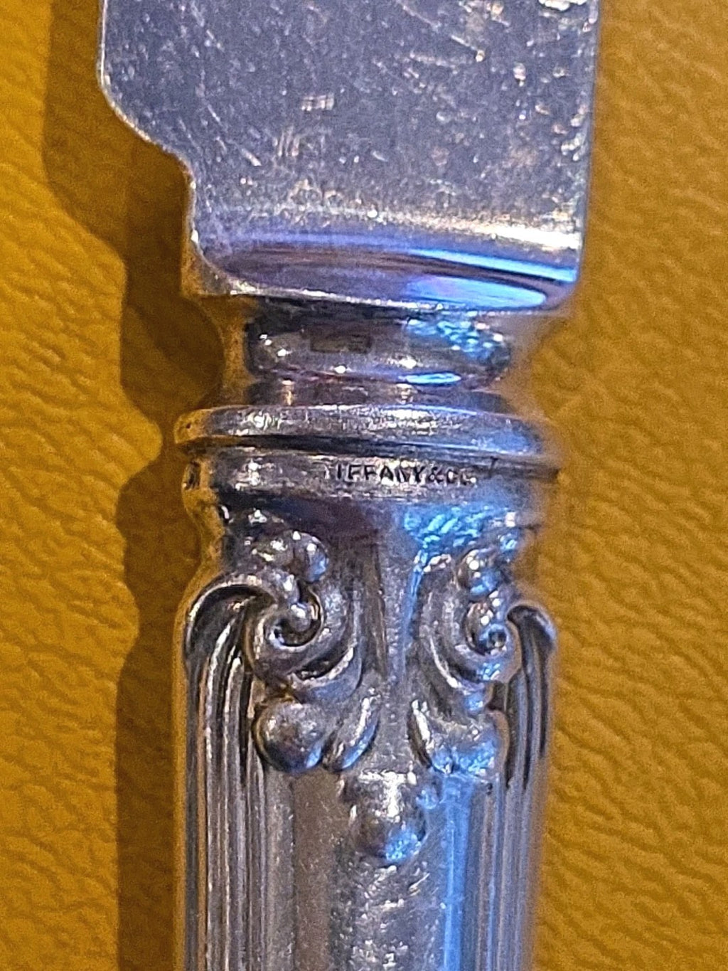 Tiffany & Co. Colonial Sterling Dinner Knife 9 1/4" BLUNT BLADE Mono