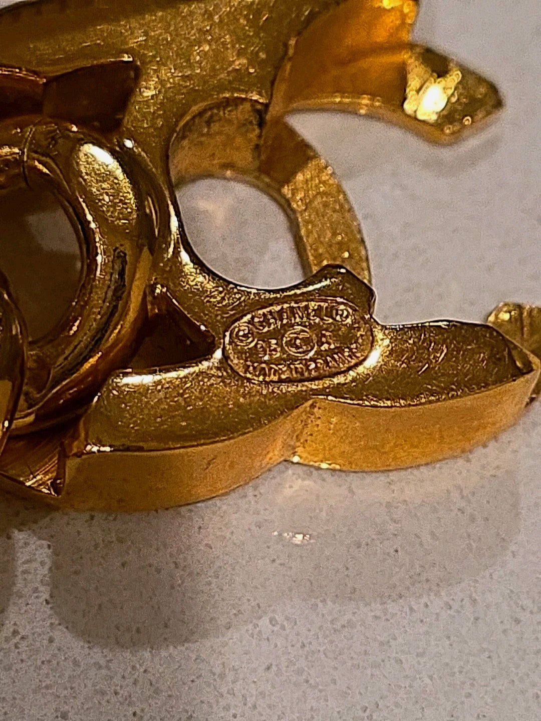 CHANEL 95A Iconic Gold Plated Logo CC Turnlock Thick Curb Chain Choker
