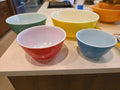 Vintage PYREX Nesting Mixing Bowl Set Yellow Green Red Blue