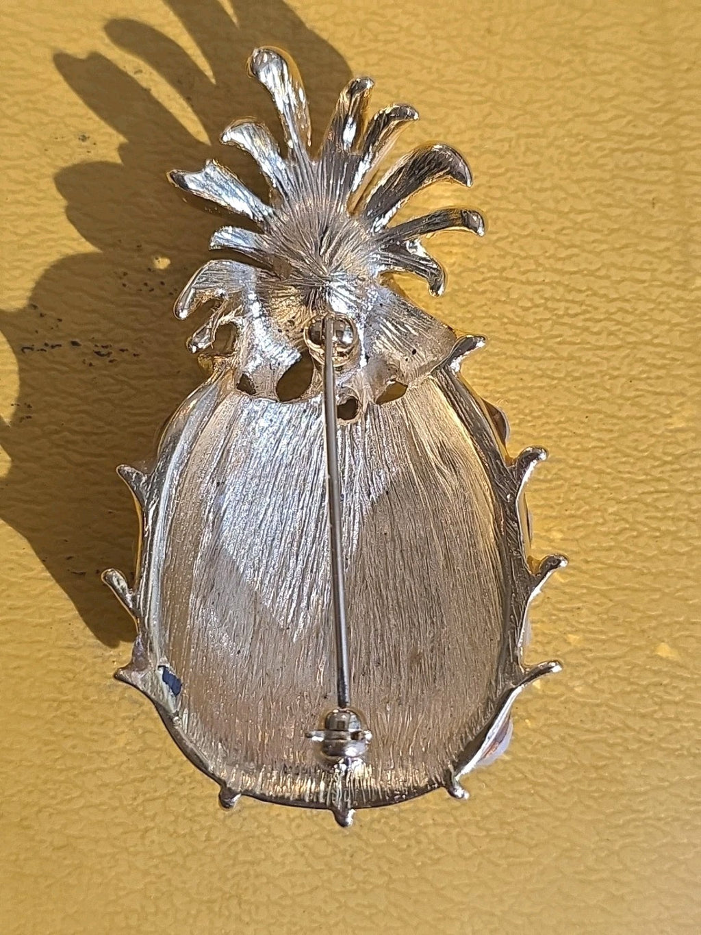 Sensational Sparkling Crystal Rhinestone & Gold Tone Tropical Pineapple Pin
