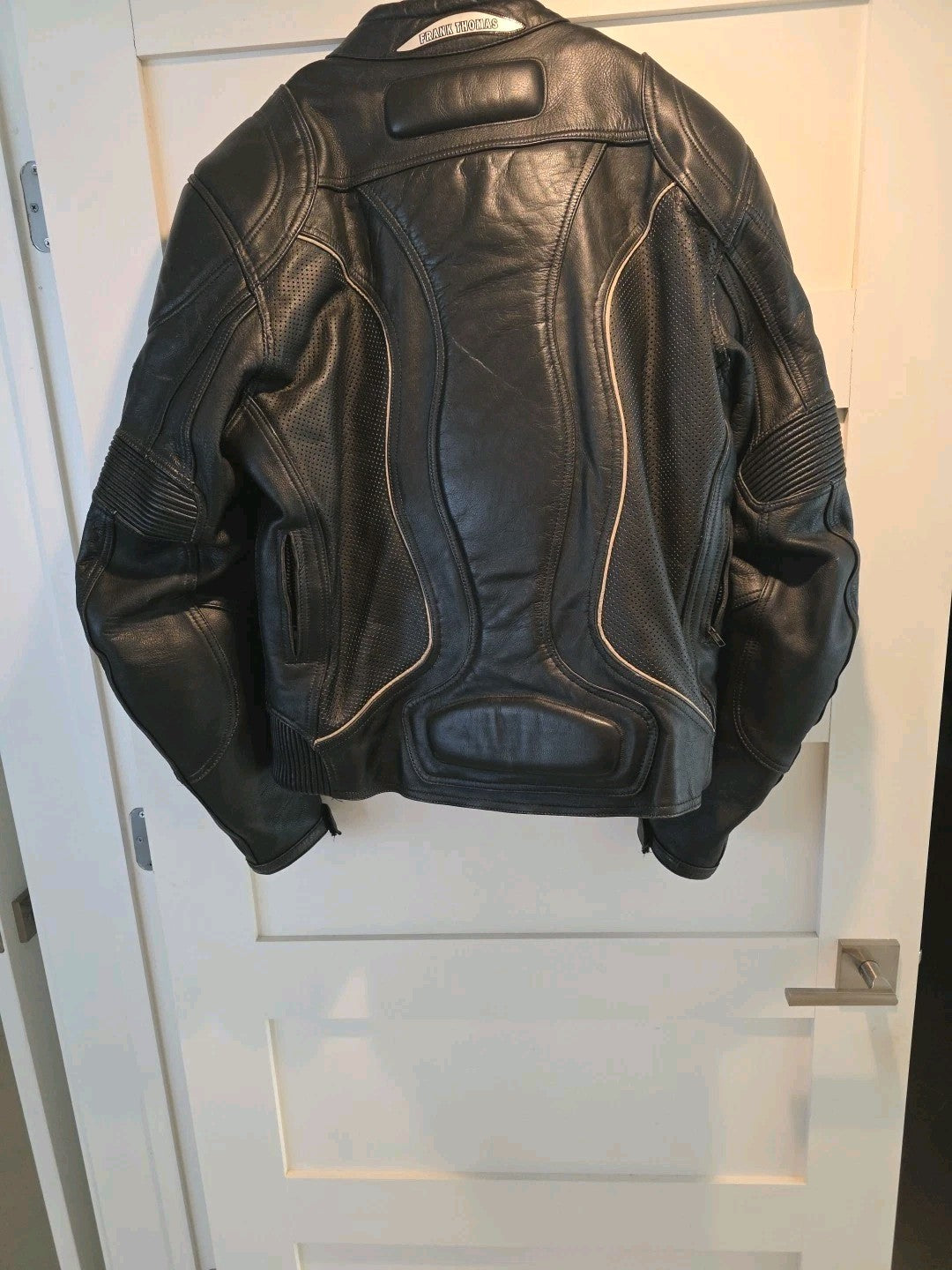 Vintage Frank Thomas Leather Jacket Size UK 48, EUR 58, MEDIUM Padded Nice