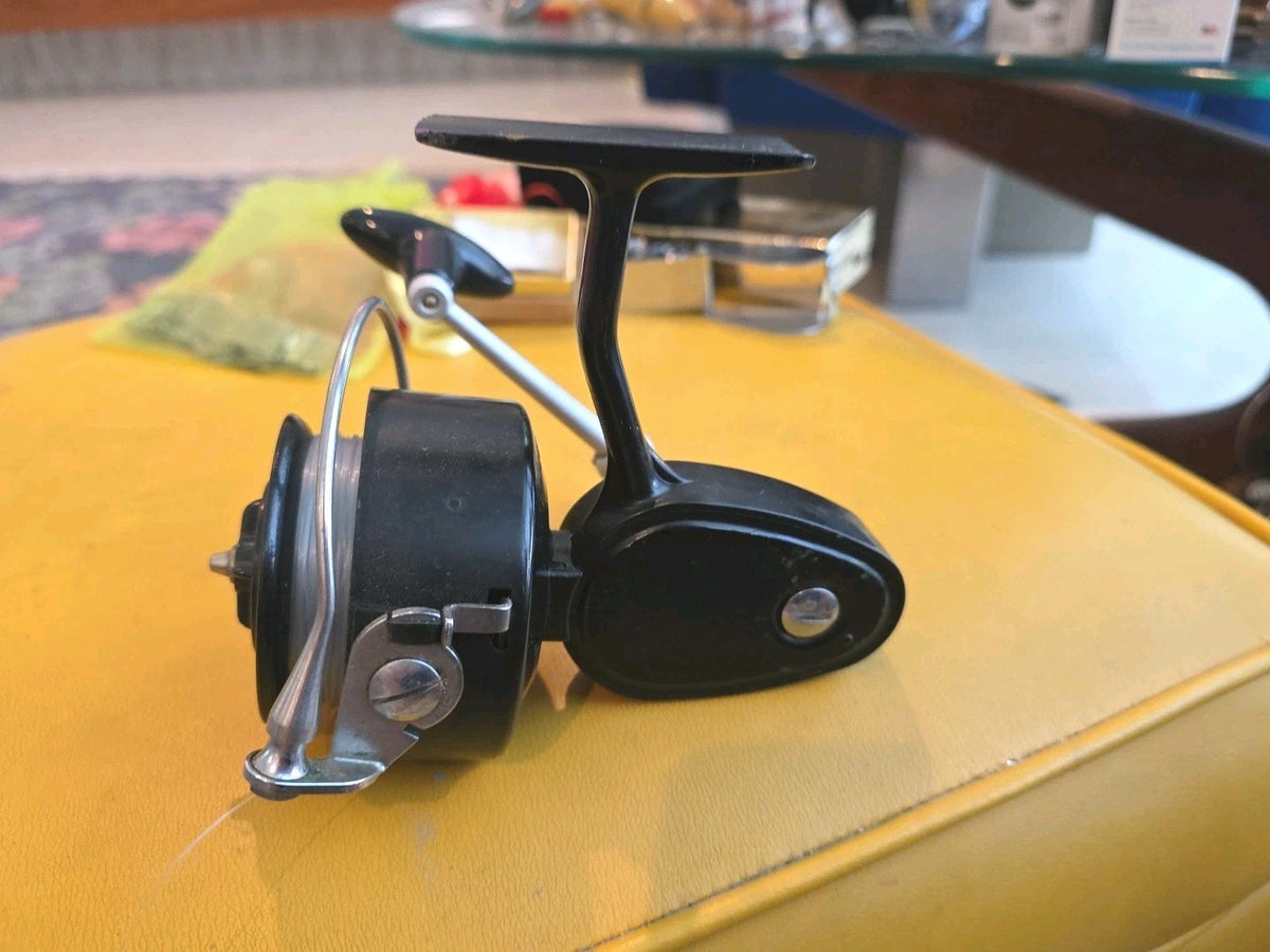 Mitchell Garcia 307 Spinning Reel Vintage In Super Clean Condition