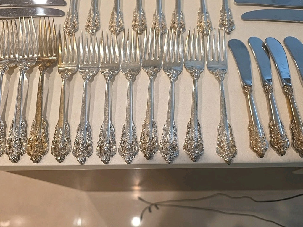 40 PC Place Wallace GRANDE BAROQUE STERLING SILVER