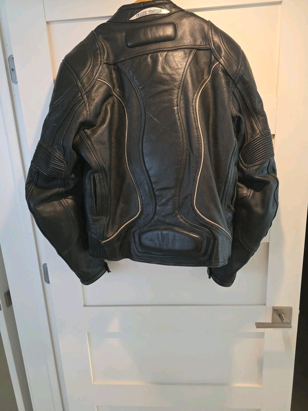 Vintage Frank Thomas Leather Jacket Size UK 48, EUR 58, MEDIUM Padded Nice