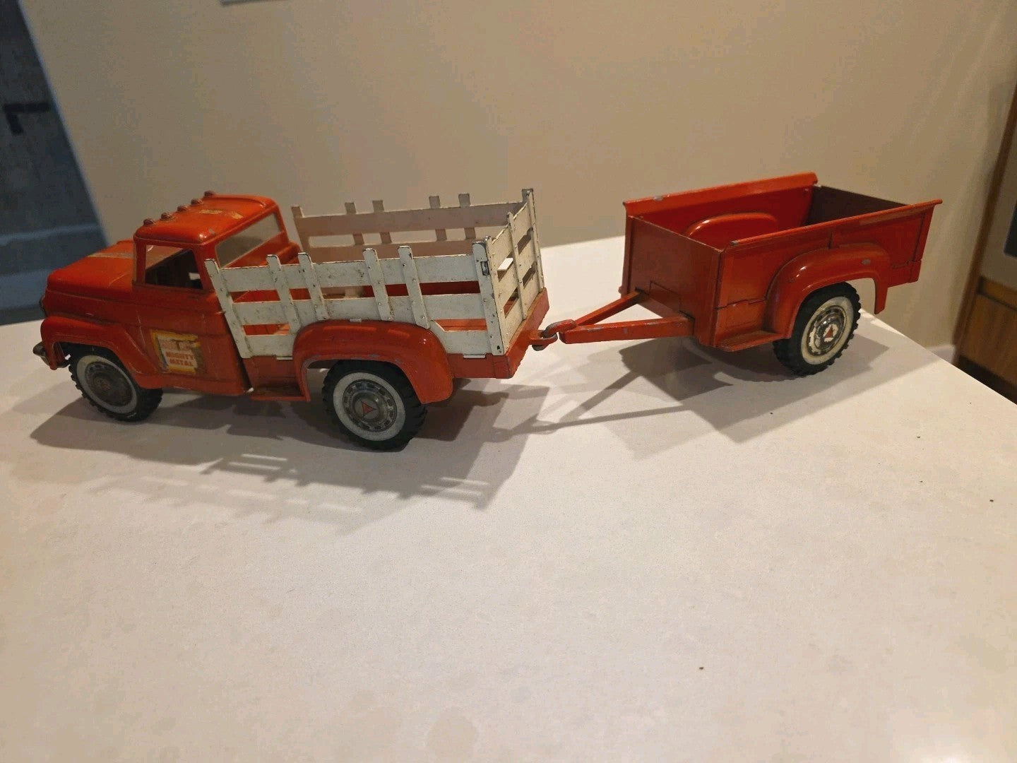 Vtg 1950's HUBLEY Pressed Steel Stake Bed Pick Up Truck and Trailer Good Shape!!