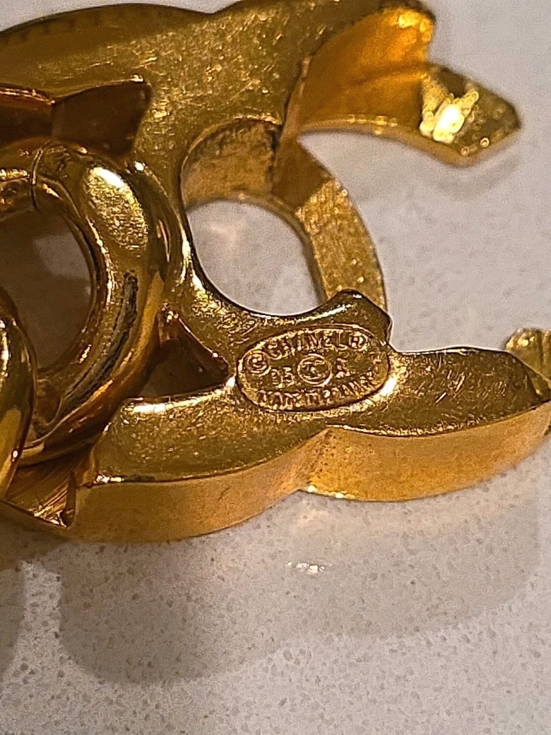 CHANEL 95A Iconic Gold Plated Logo CC Turnlock Thick Curb Chain Choker