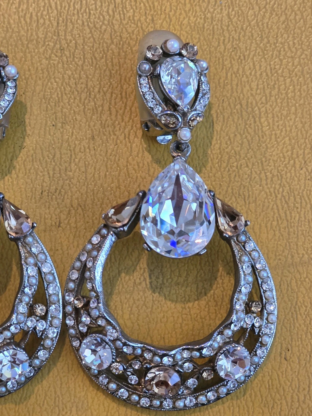 RARE DESIGNER JOSE & MARIA BARRERA JEWELED TEARDROP DANGLING CHANDELIER EARRINGS