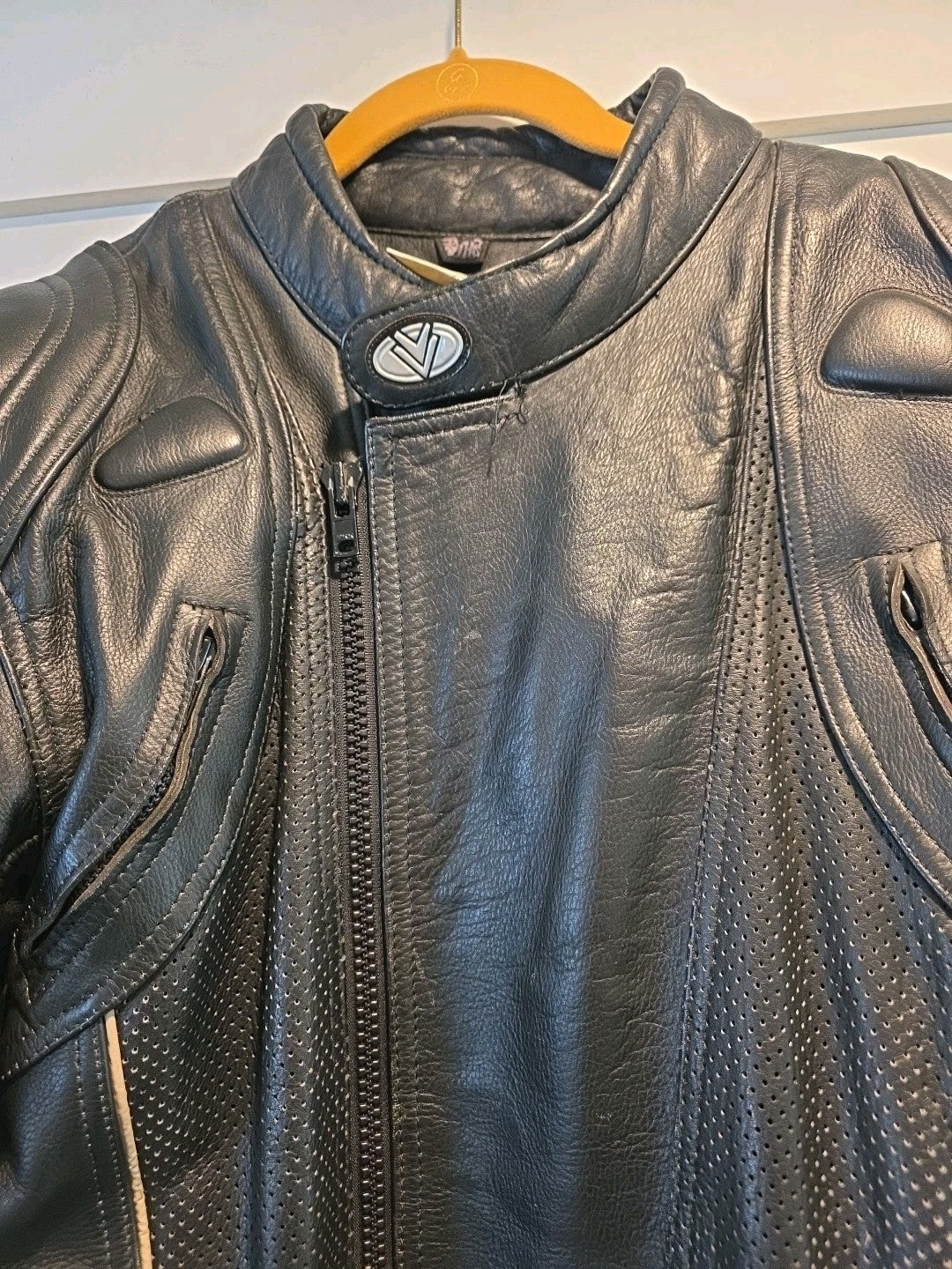 Vintage Frank Thomas Leather Jacket Size UK 48, EUR 58, MEDIUM Padded Nice