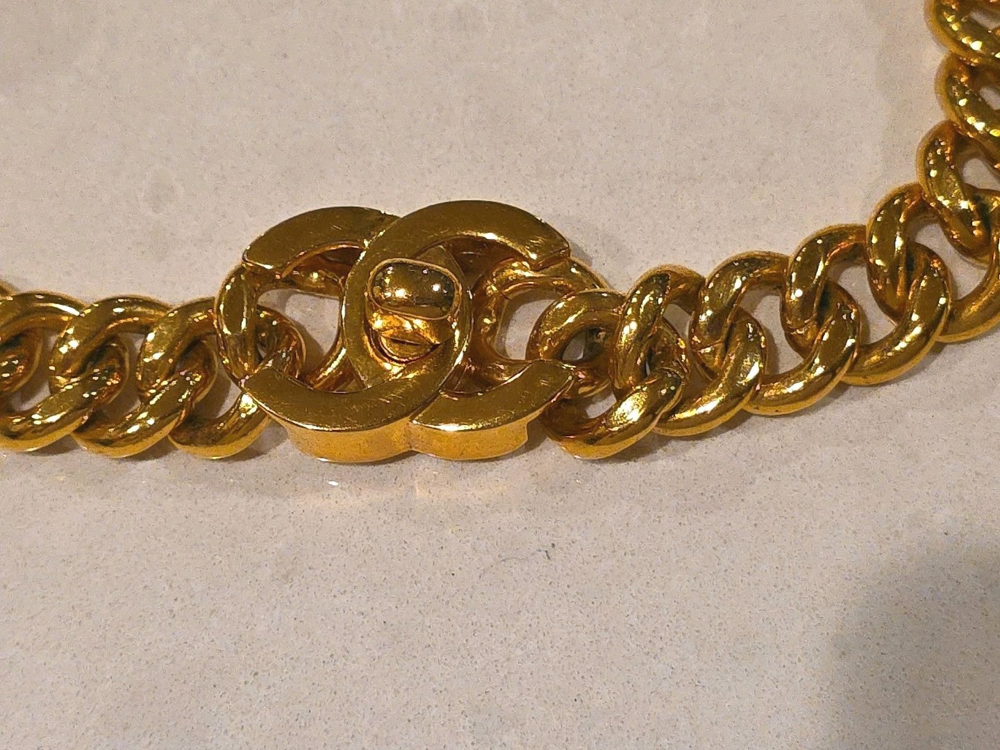 CHANEL 95A Iconic Gold Plated Logo CC Turnlock Thick Curb Chain Choker