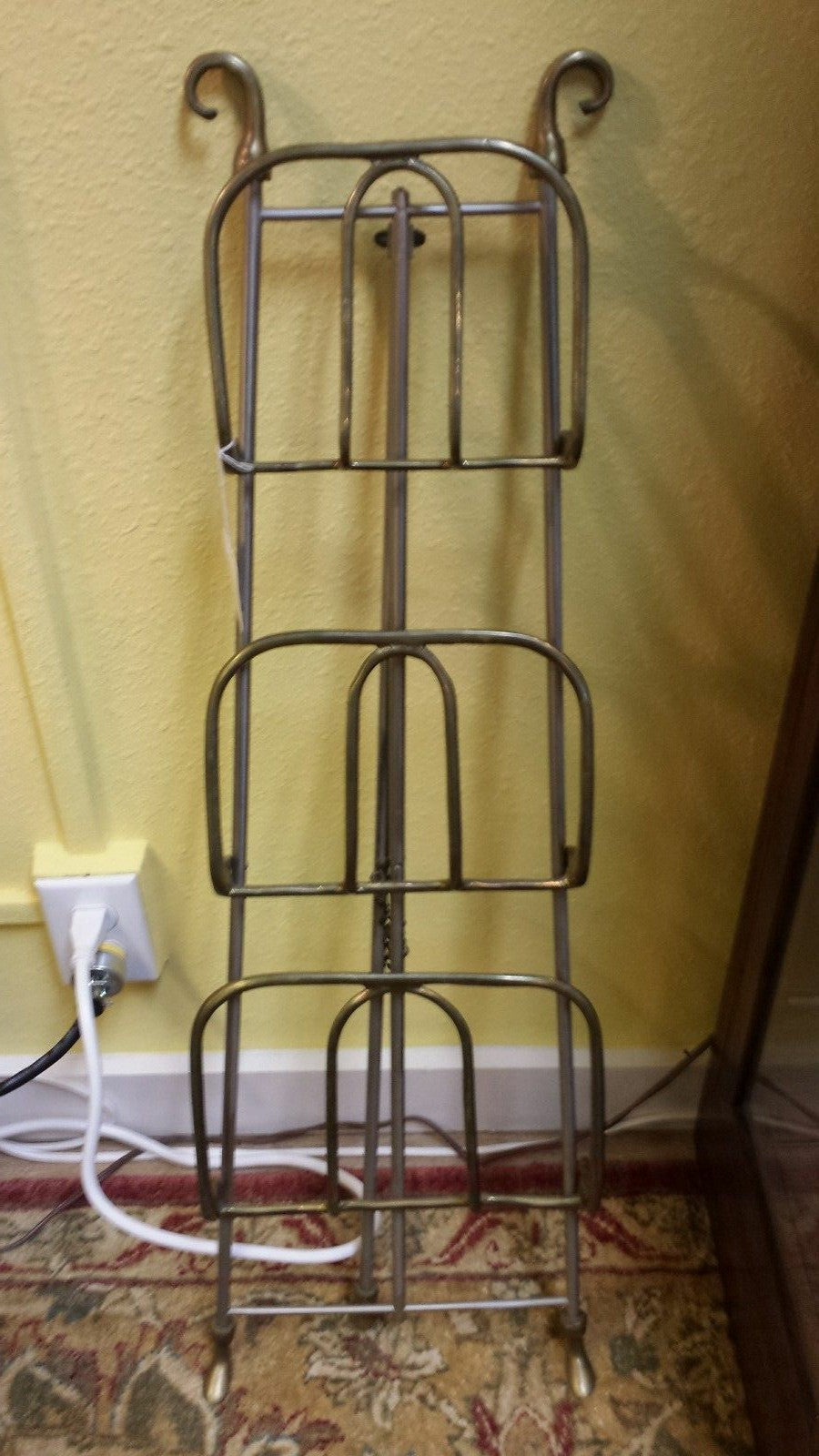 RETRO MID CENTURY BRASS FOLDING MAGAZINE RACK