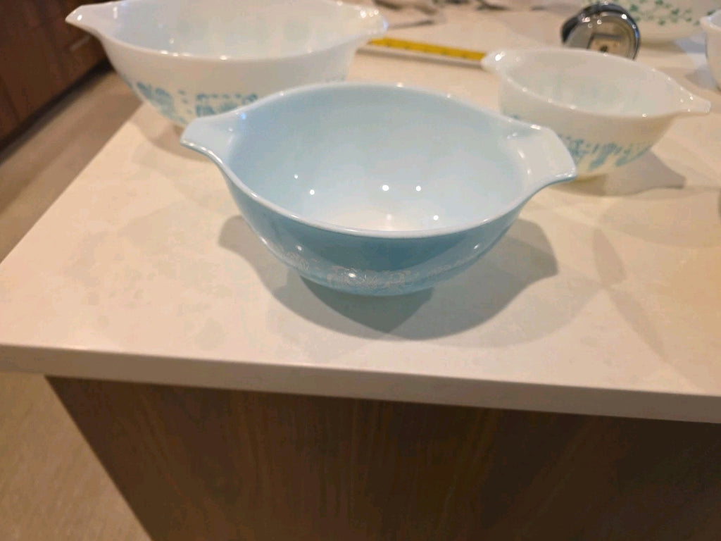 Pyrex Amish Butterprint Blue & White Cinderella Nesting Mixing Bowls Set Of 3