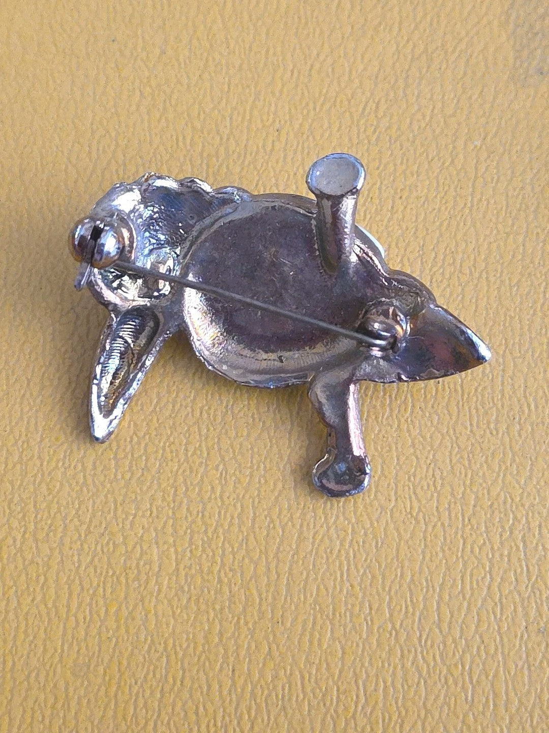 VINTAGE MULTI COLOR ENAMEL FAUX PEARL JELLY BELLY BIRD PIN BROOCH ESTATE