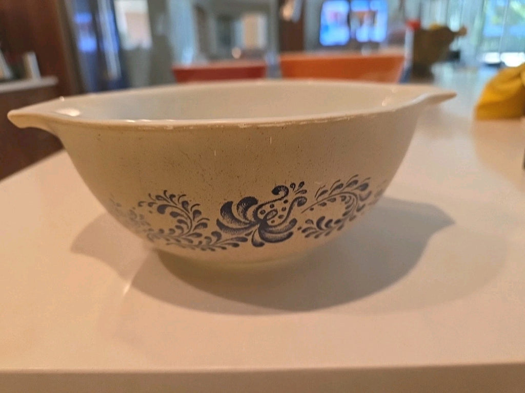 Vintage Pyrex Homestead Cinderella Mixing Bowl  442 Tan & Blue