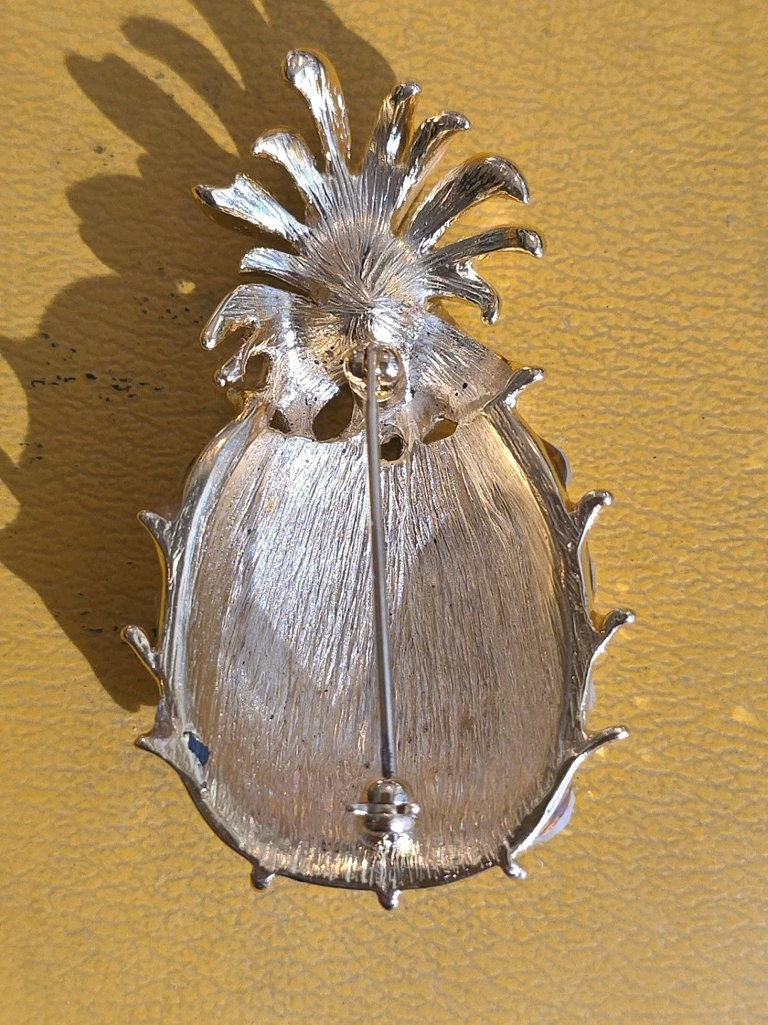 Sensational Sparkling Crystal Rhinestone & Gold Tone Tropical Pineapple Pin
